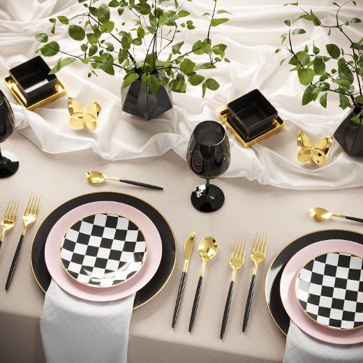 Alternate image of Disposable Potpourri and Checkerboard Dinnerware Set